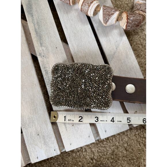 NWOT Wallet Buckle Crystal Leather Floral Cutout Studded Belt